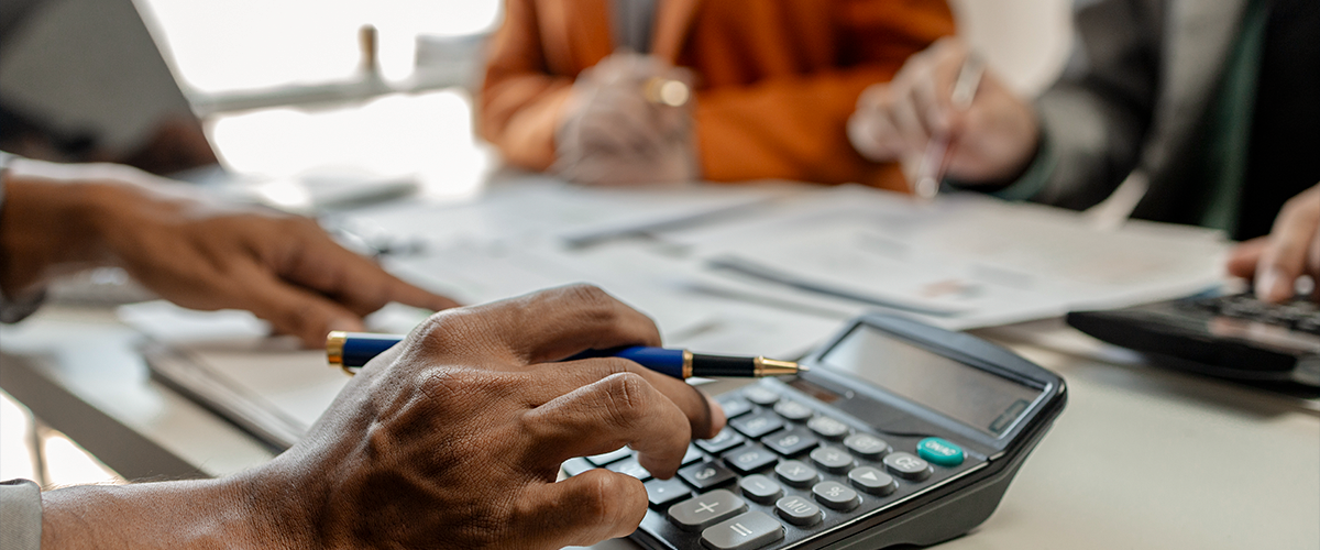 Como é calculada a parcela do consórcio?